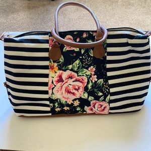 Weekender tote bag